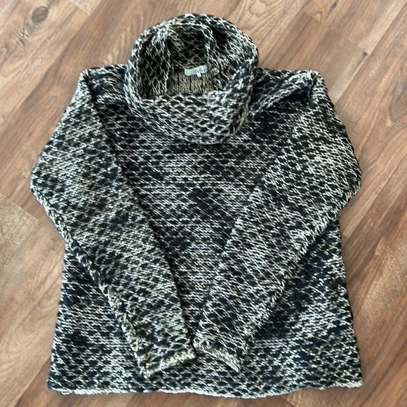 Parker Sweater - Picture 2 of 9